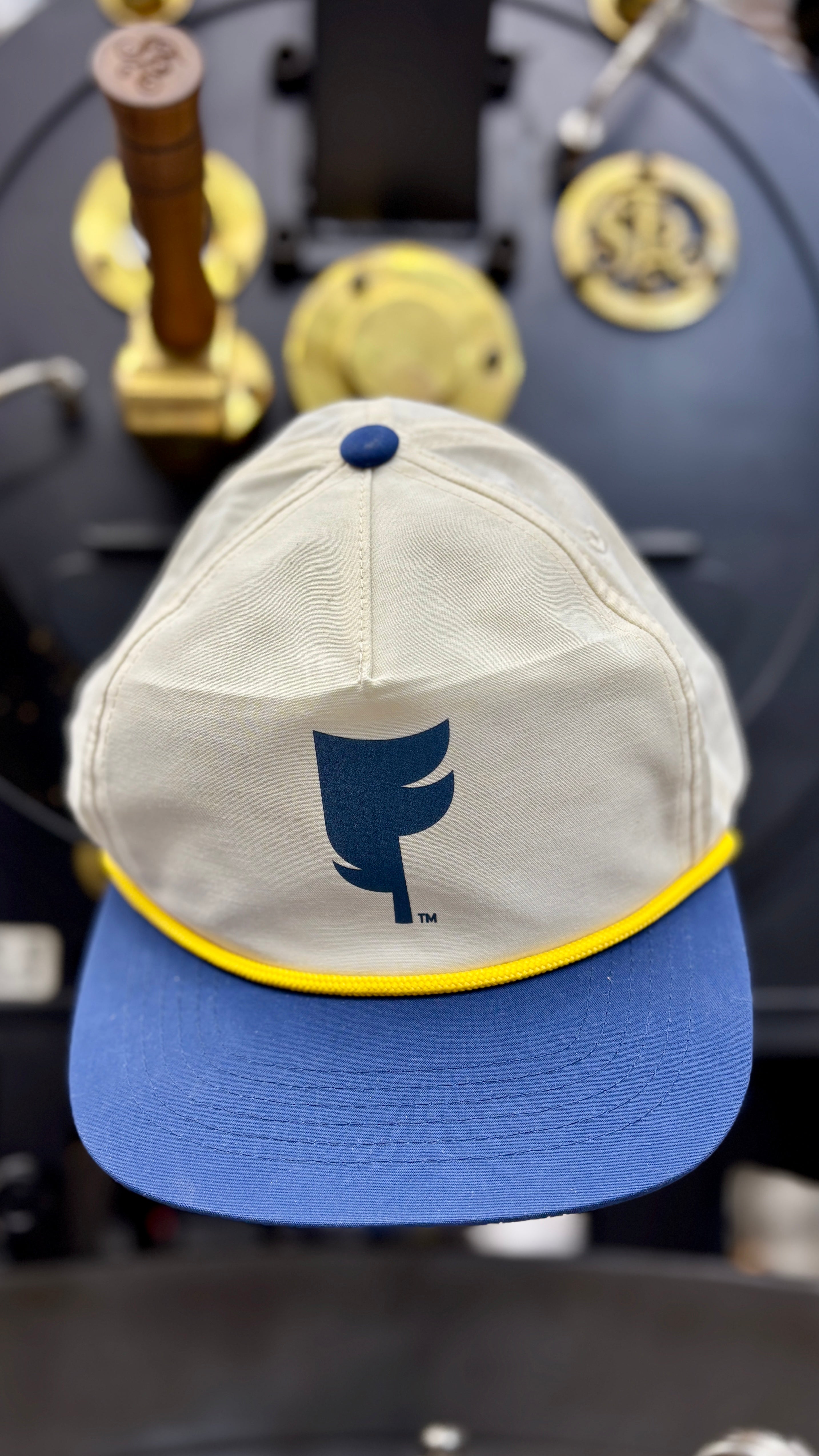 FreeBird Hat -Signature Feather Cap